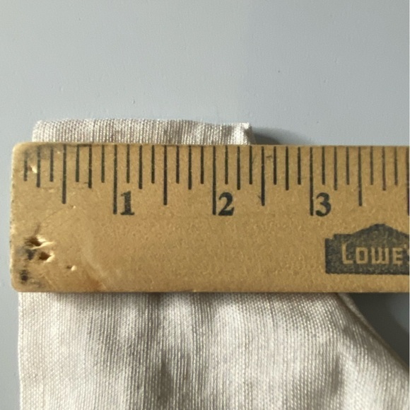 Aritzia Wilfred sz 12 Beige Layover Linen & Tencel, 3” Inseam, High Rise Shorts - Picture 11 of 14